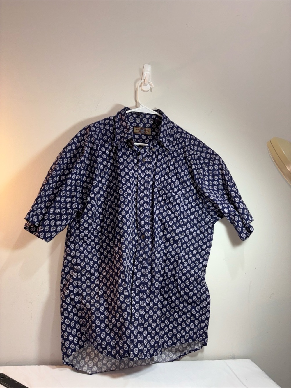 GFC Trading Co Men's Navy Short-Sleeve Button-Up Shirt with White Geo Print 827